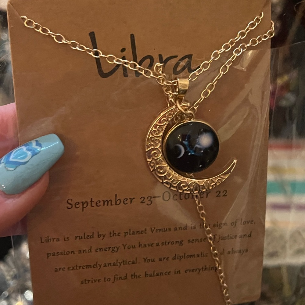 Libra ♎️ necklace BN - Picture 4 of 4
